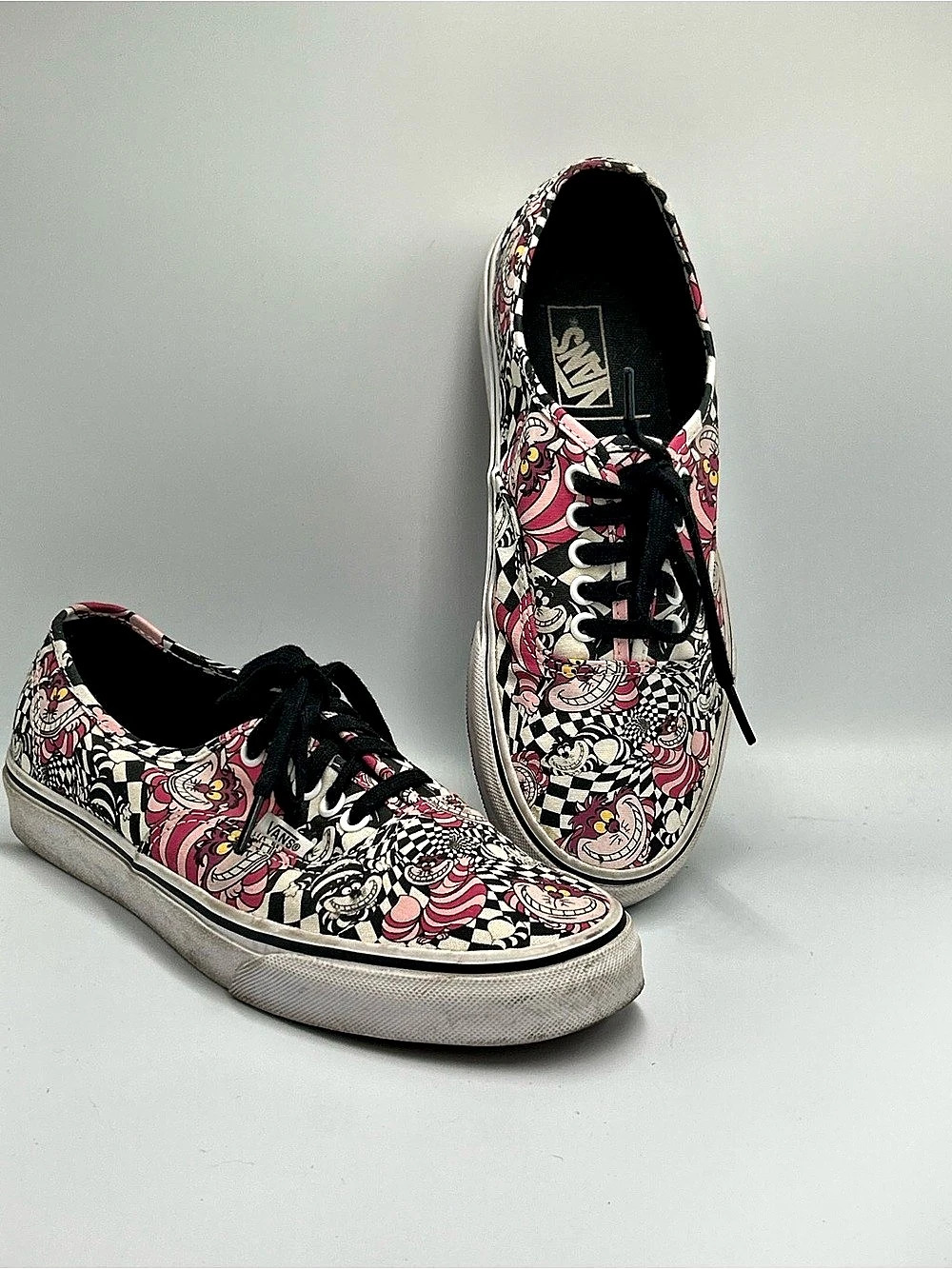 Vans Authentic Disney Alice In Wonderland Cheshire Cat shoes Men’s 7 Women’s 8.5